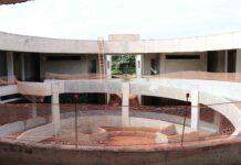 Construção da primeira escola pública de Arniqueira em fase de acabamento