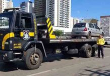 Carro apreendido com R$ 55 mil em débitos